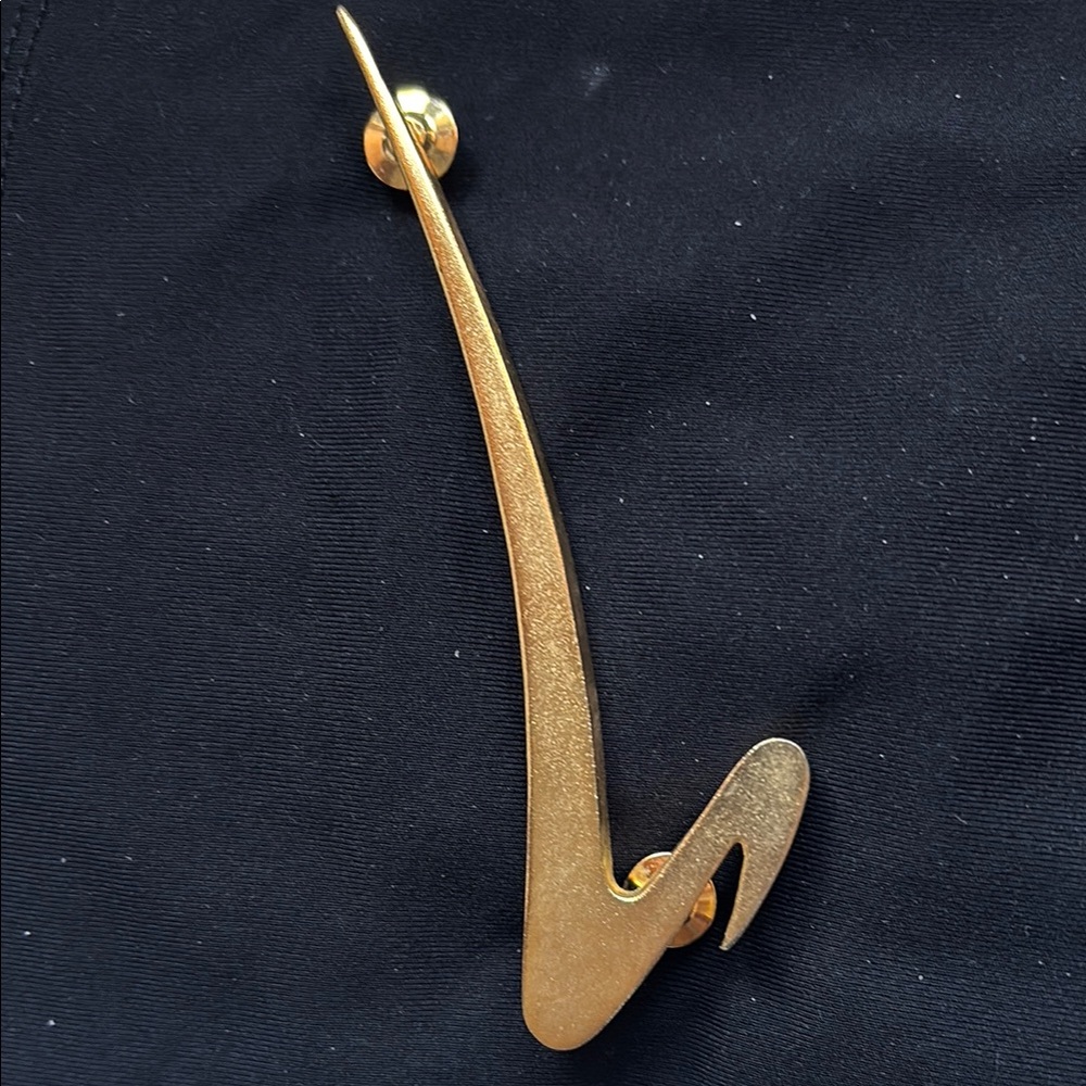 Lee Wolfe Signed Gold Abstract Brooch Pin